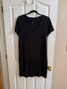 Universal Thread Black Scoop-Neck Short Sleeve Tee Dress